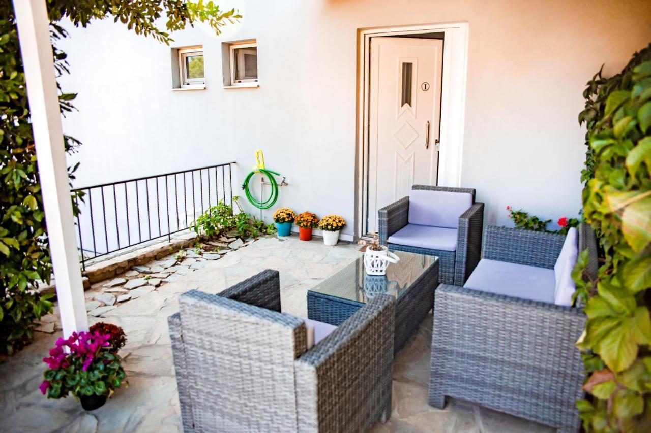 Filia Rooms & Apartments Agioi Apostoloi  Exterior photo
