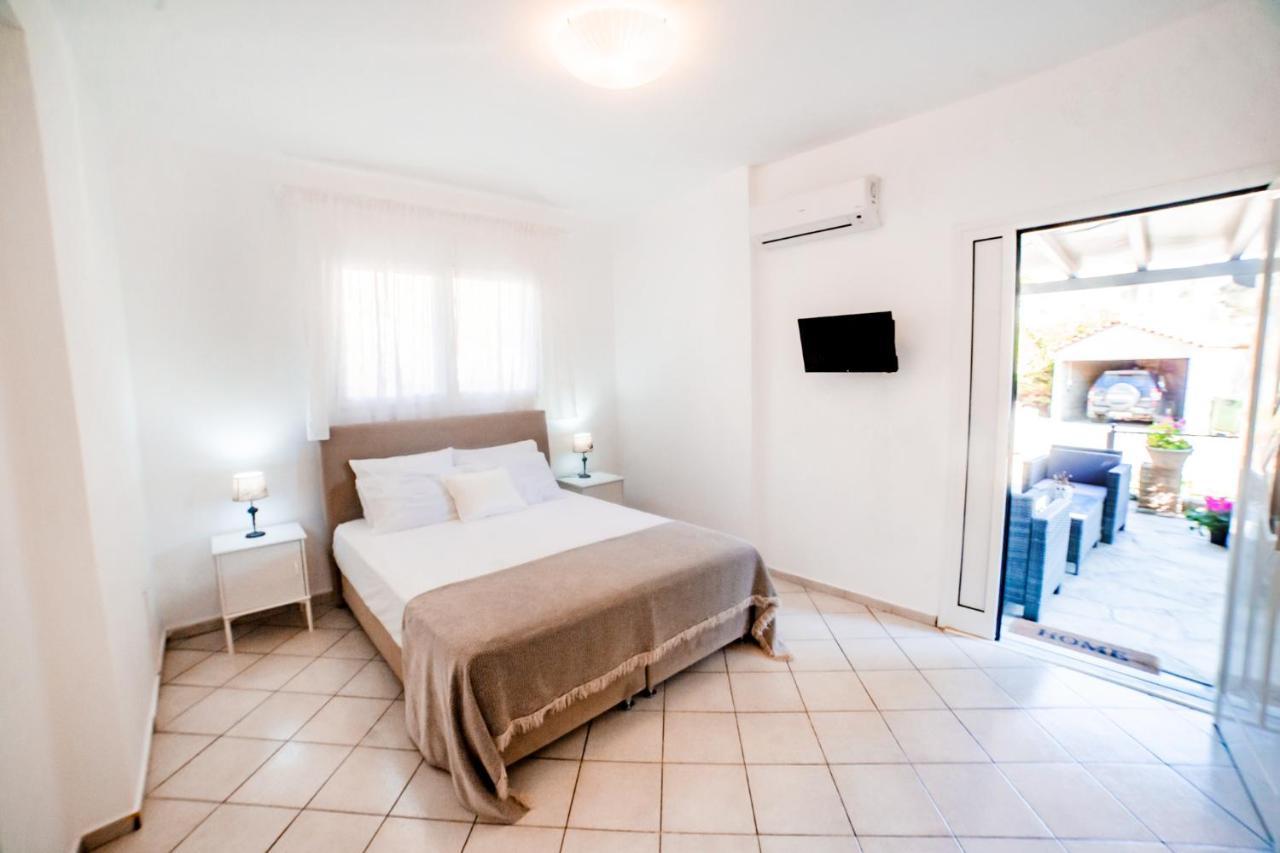 Filia Rooms & Apartments Agioi Apostoloi  Exterior photo