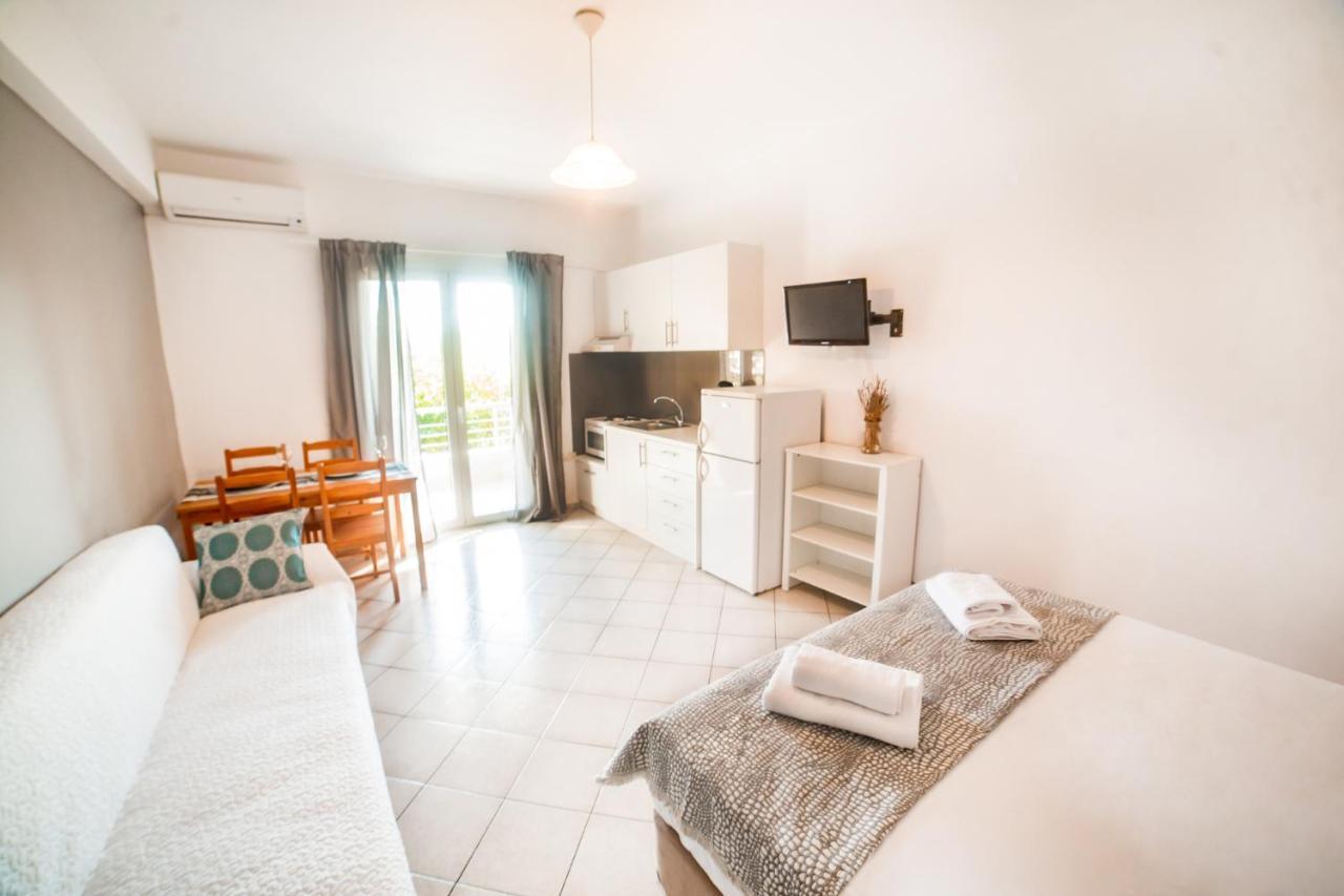 Filia Rooms & Apartments Agioi Apostoloi  Exterior photo